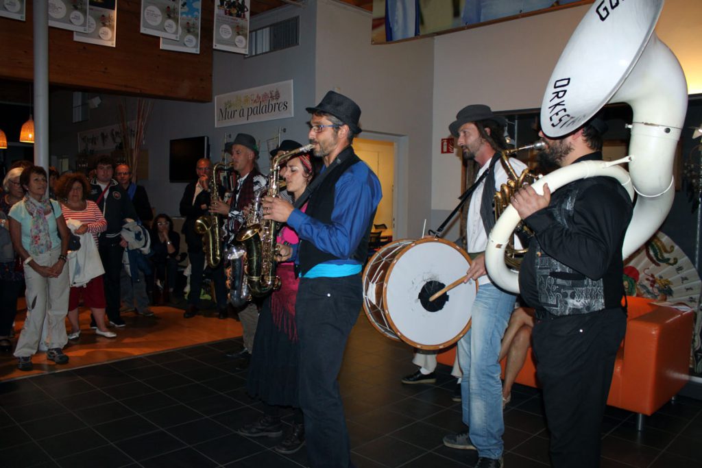 Fidèle à la fête, la fanfare de l'EMC était au rendez-vous Tambour battant !